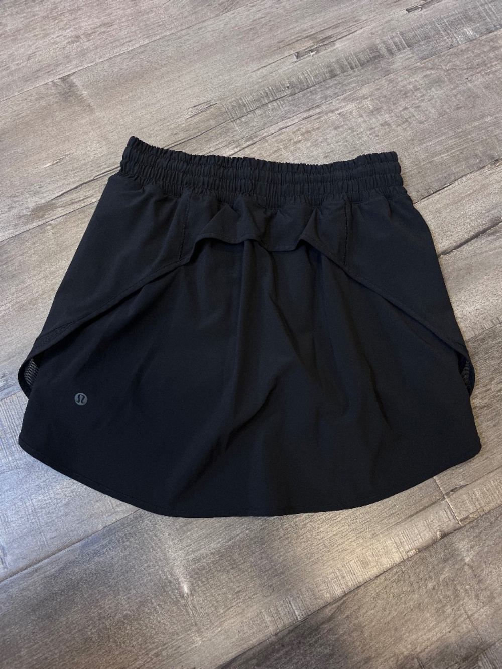 🍋lululemon hotty hot skort black size 6 athletic casual
